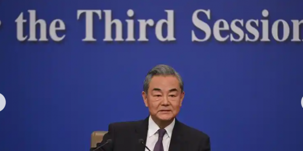 王毅在结束对中亚三国访问后接受中国媒体采访